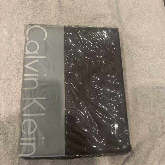Calvin Klein Queen Bed Skirt Light Plum - Picture 1 of 4
